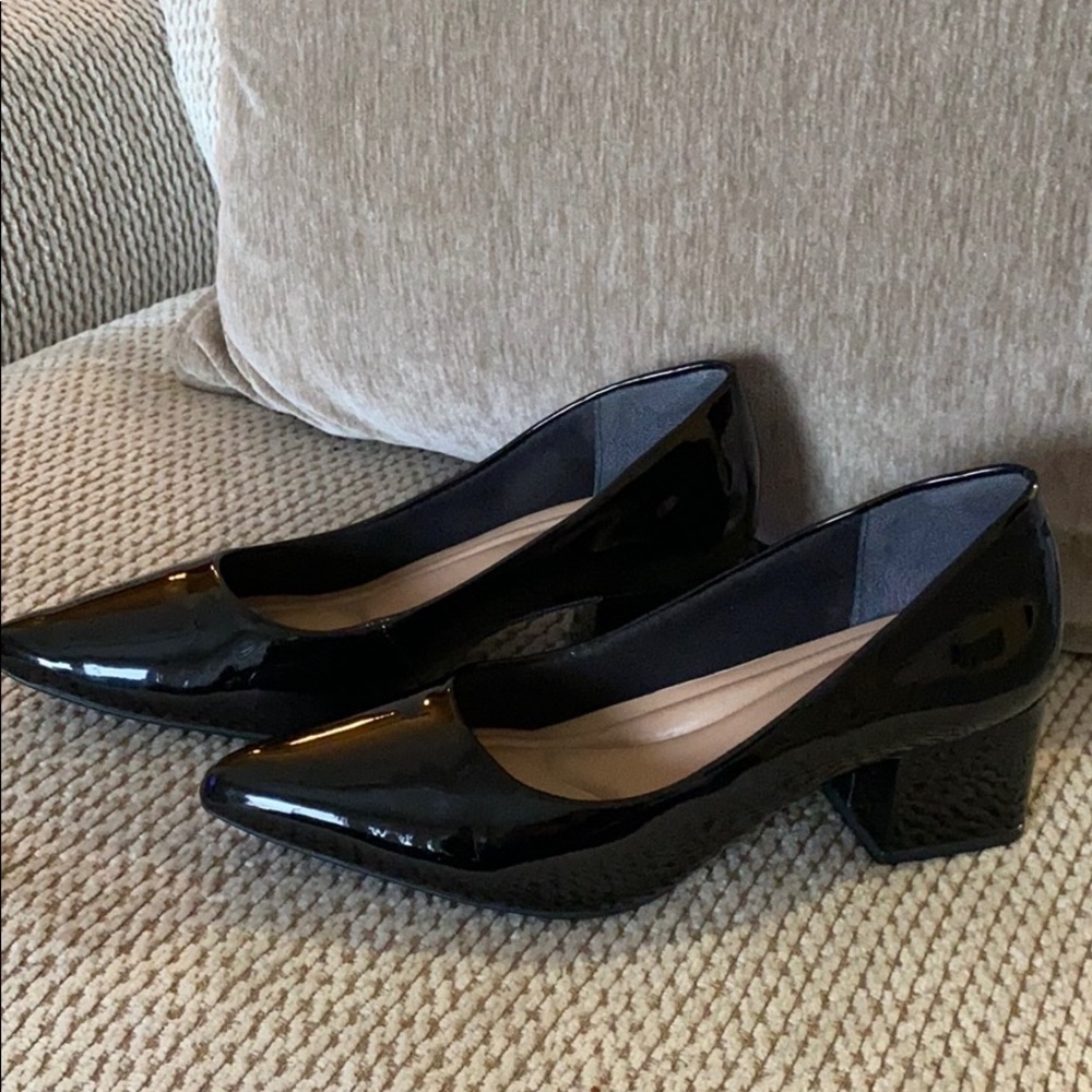 Glossy Black shoes - Foam